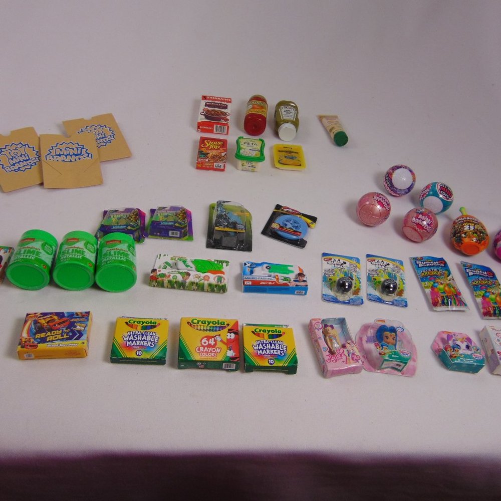 Zuru - Toy Mini Brands - Lot 38 Collectibles